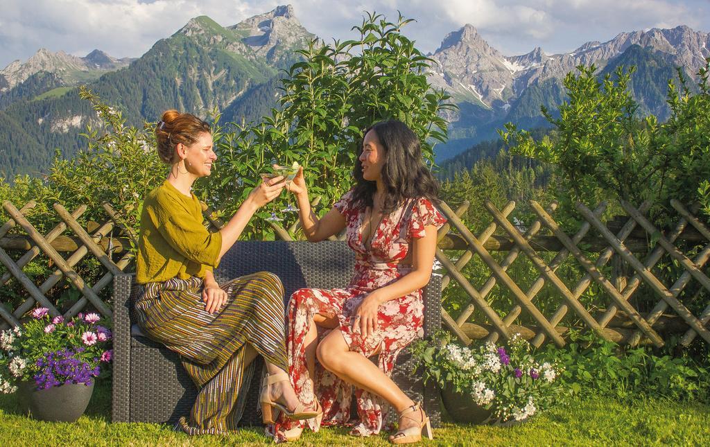 Hotel Dunza Buerserberg Luaran gambar